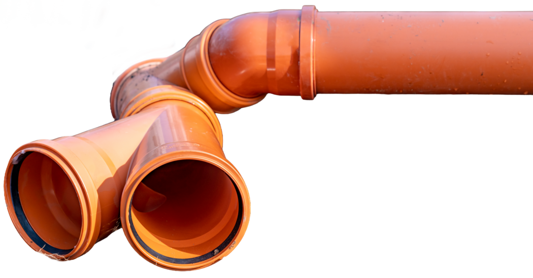 Orange PVC kloakrør med forgrening